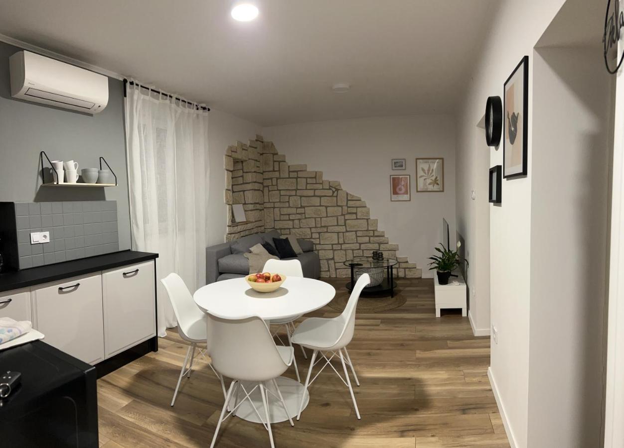 Cinderella Apartment With Free Parking プーラ エクステリア 写真