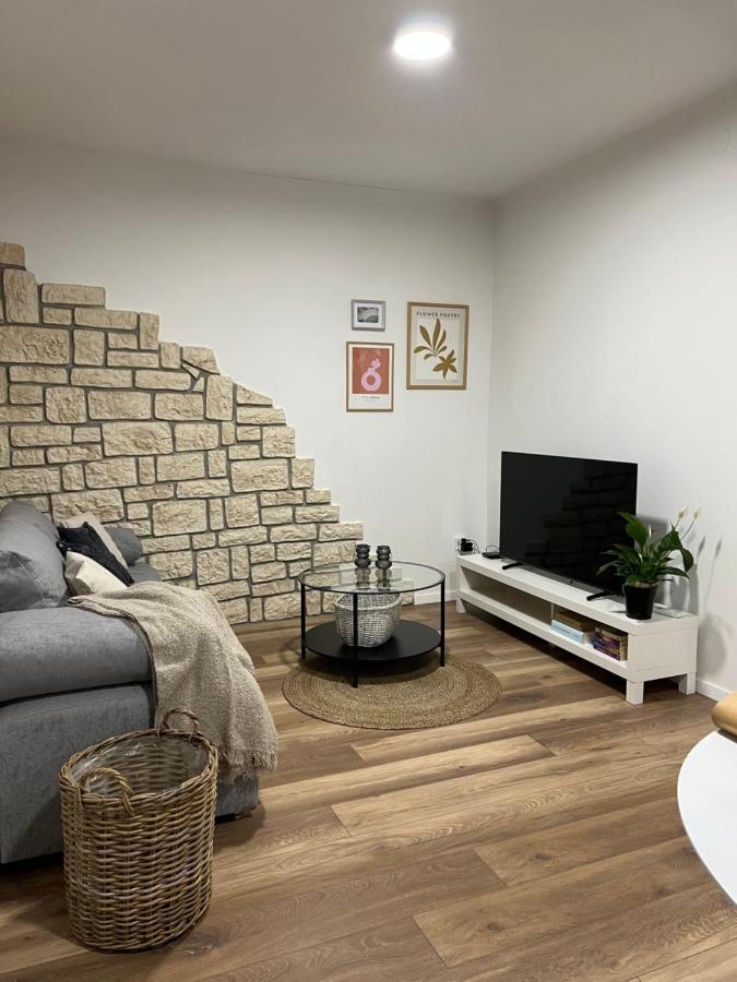 Cinderella Apartment With Free Parking プーラ エクステリア 写真